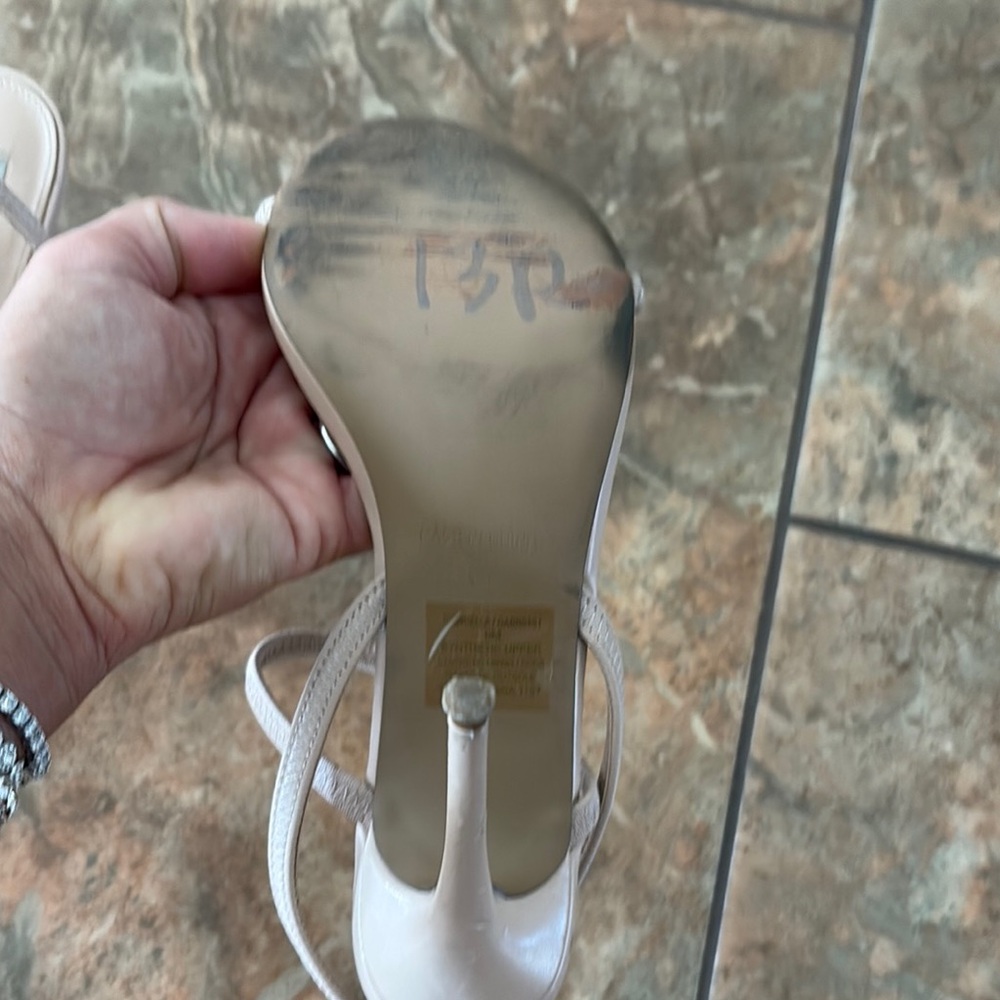 Steve Madden Cream Heel Sandals - Picture 5 of 9